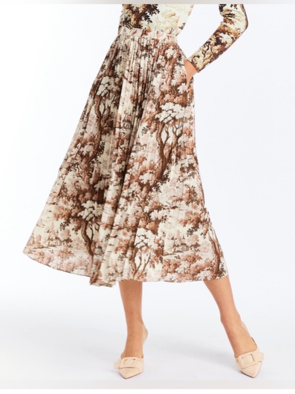 NWT Daniella Midi Skirt
Mestiza New York